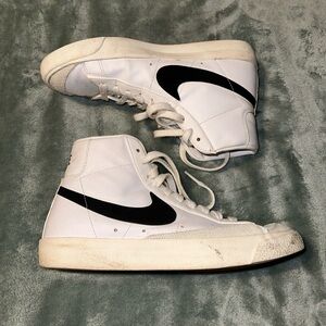 Nike Blazer Mid ‘77 (Black and White)